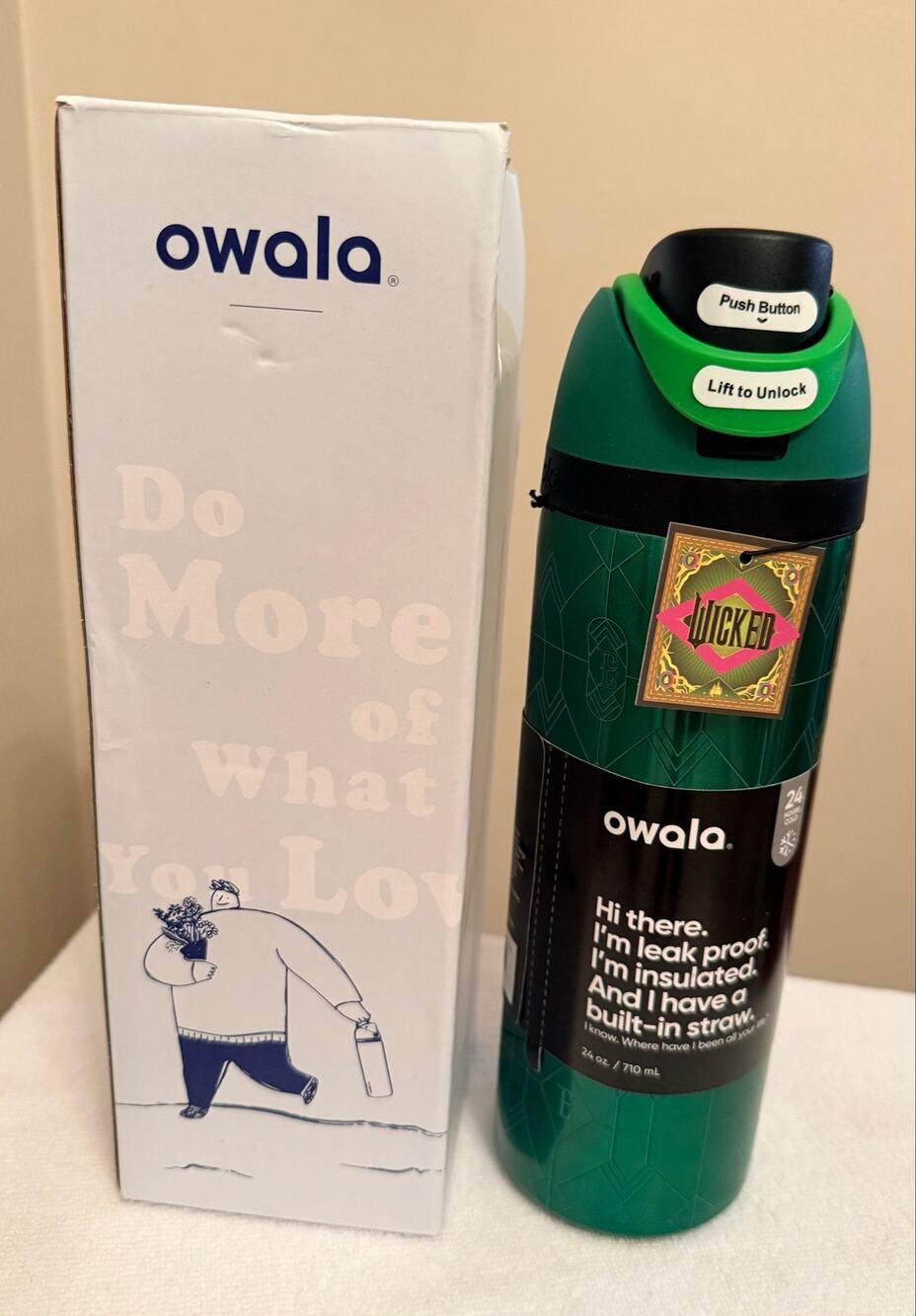 Owala Wicked For Good 32oz
Freesip Water Bottle Glinda
Limited Edition NWT
